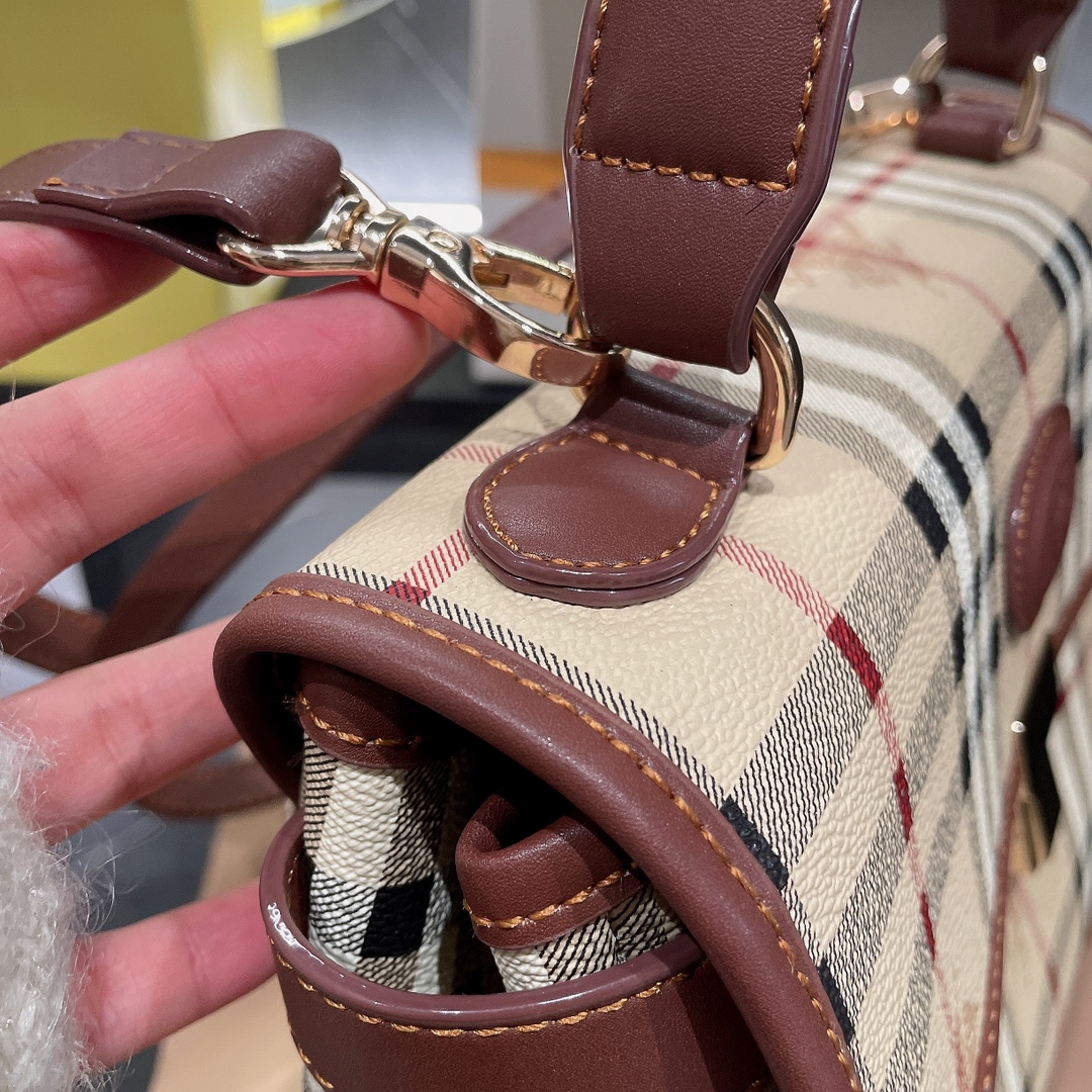 BB new arrival women bag size : 26*21 cm