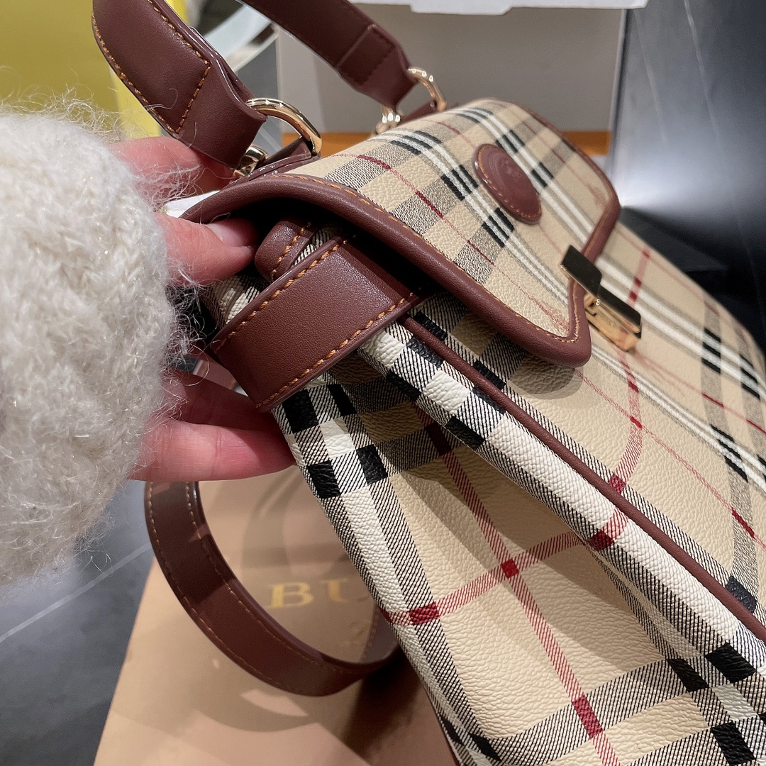 BB new arrival women bag size : 26*21 cm