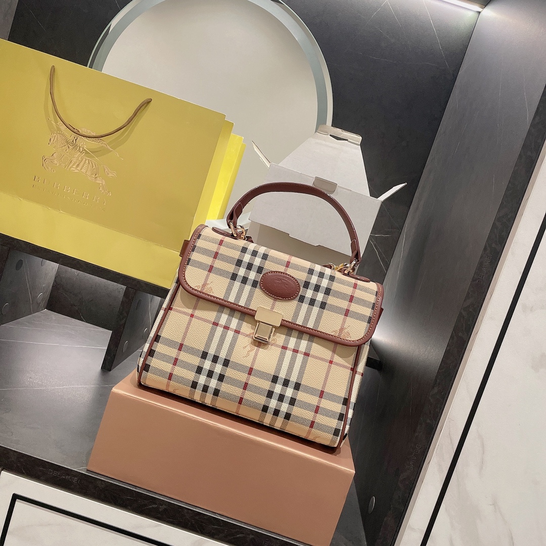 BB new arrival women bag size : 26*21 cm