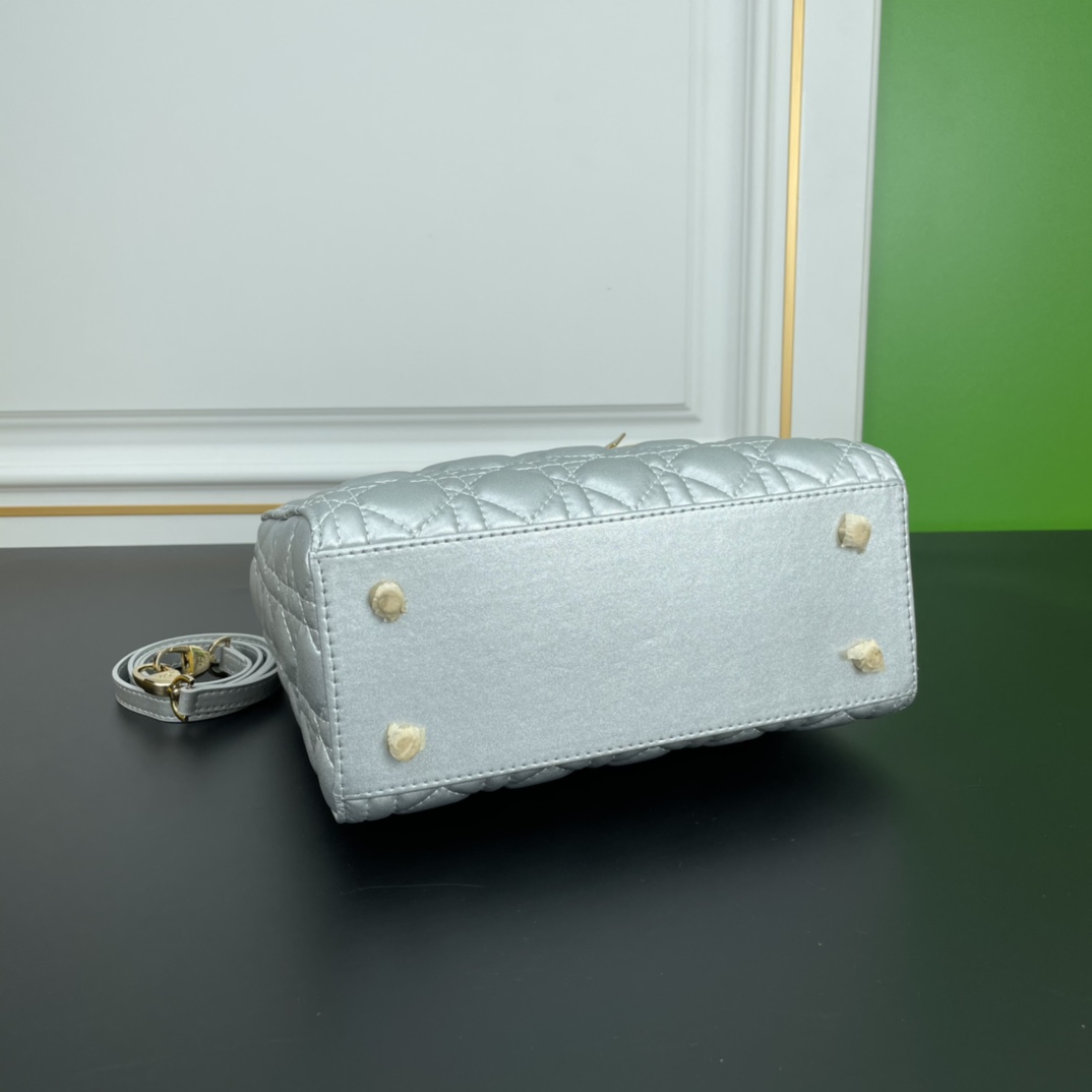 D Ultra-matte 🖤 SO BLACK 24 cm