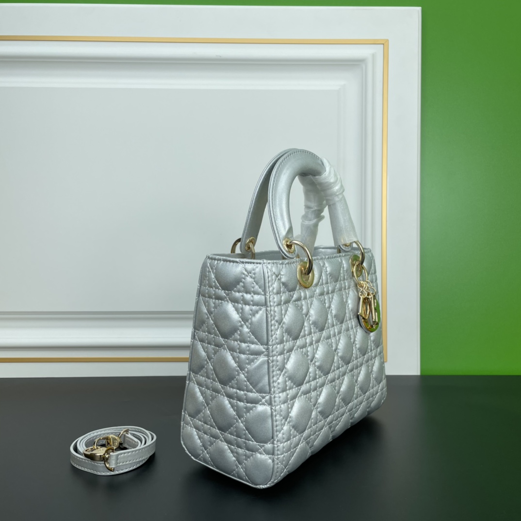 D Ultra-matte 🖤 SO BLACK 24 cm