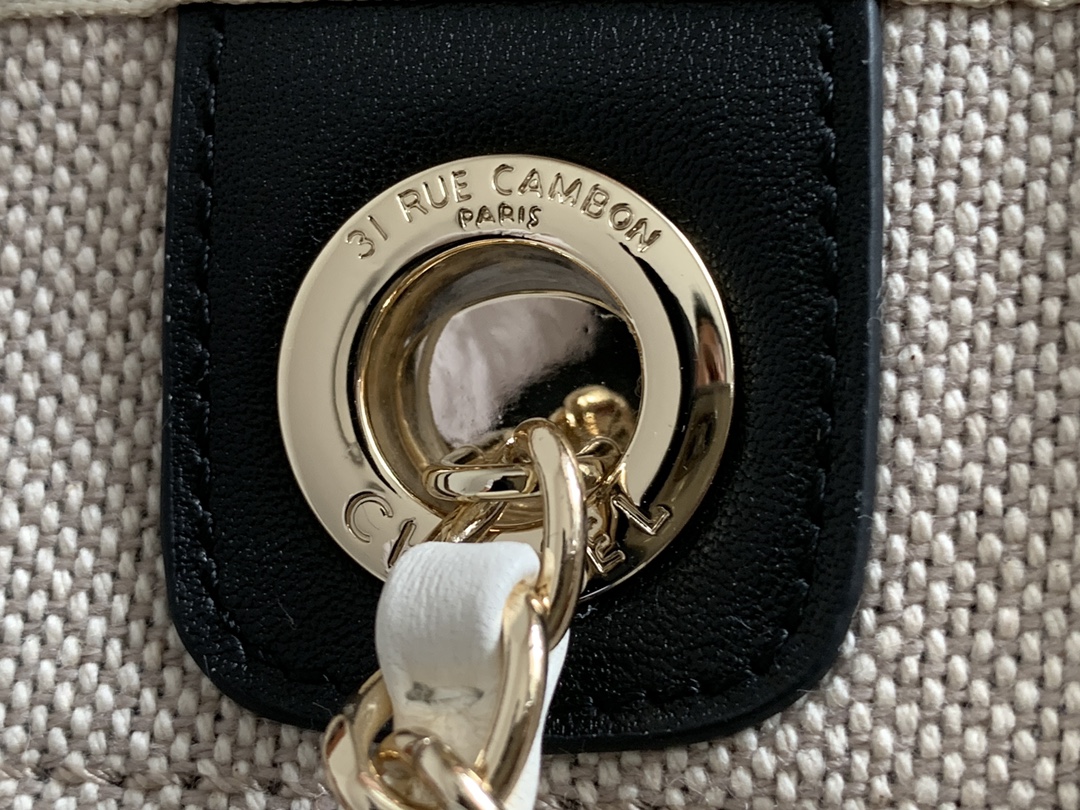 CC new arrival tote bag size: 38X32X18CM (Top quality )