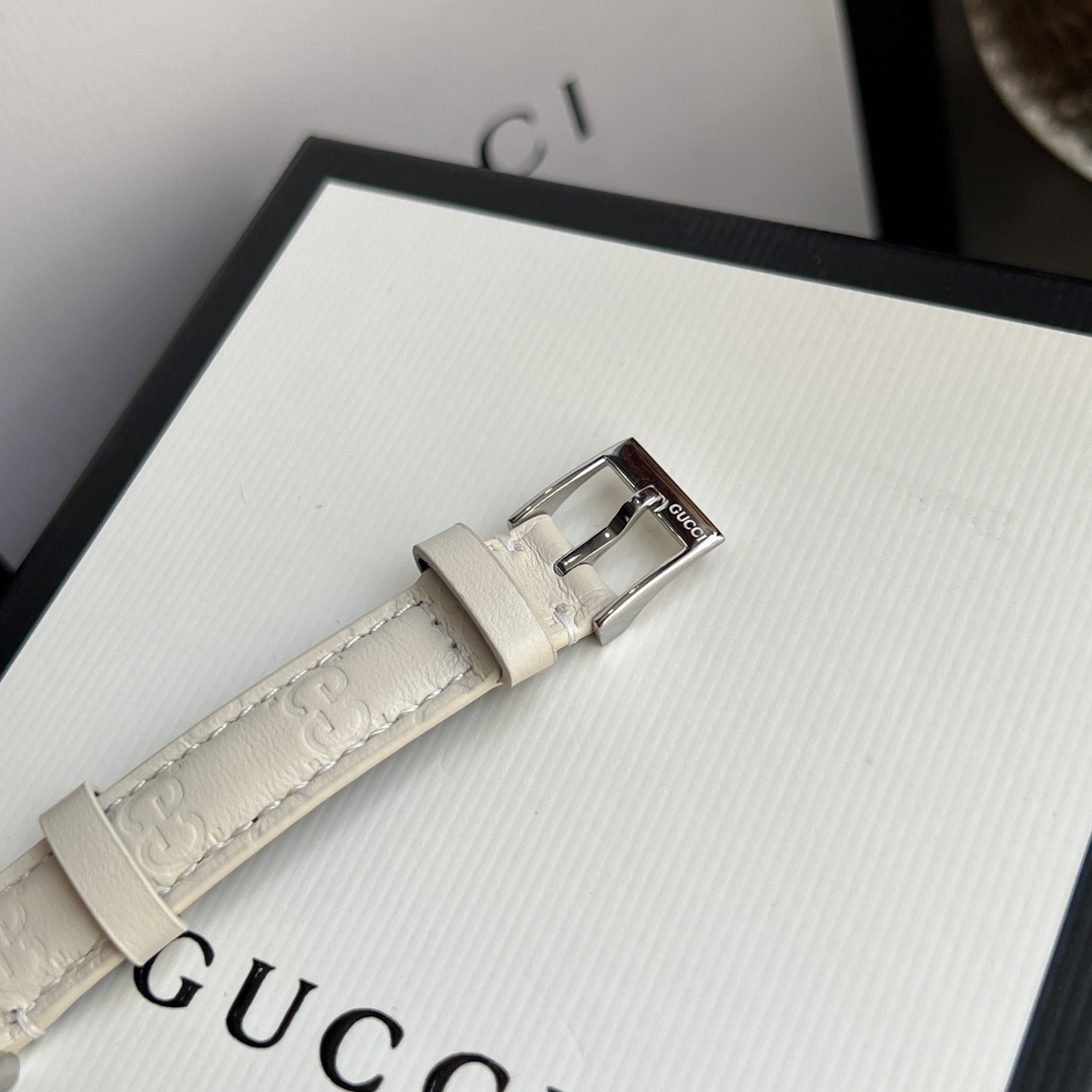 GG G-Timeless 28mm watch