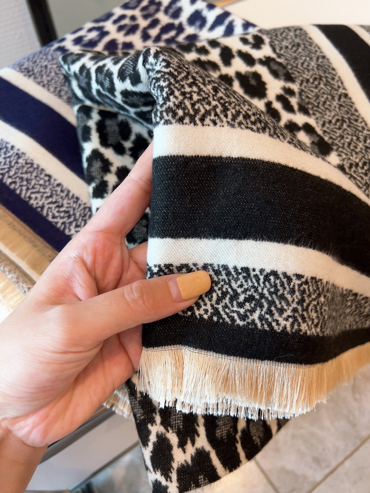 D new arrival women scarf size 140*140 cm 0019