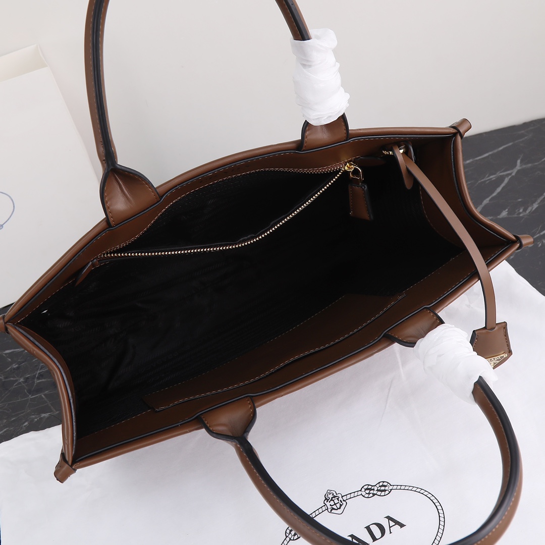 PP big size leather Symbole bag with topstitching