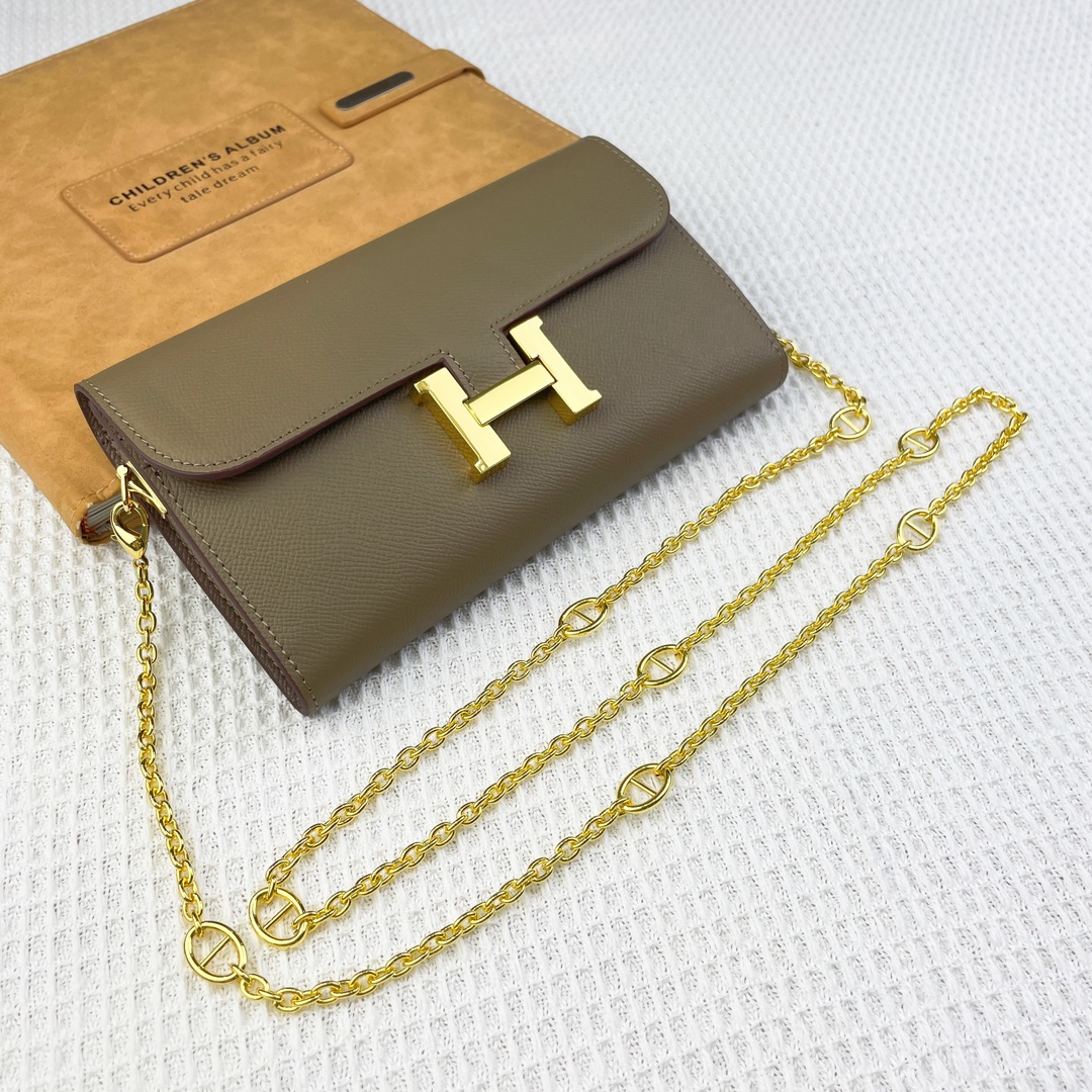 H Constance empson leather bag size:22*11cm