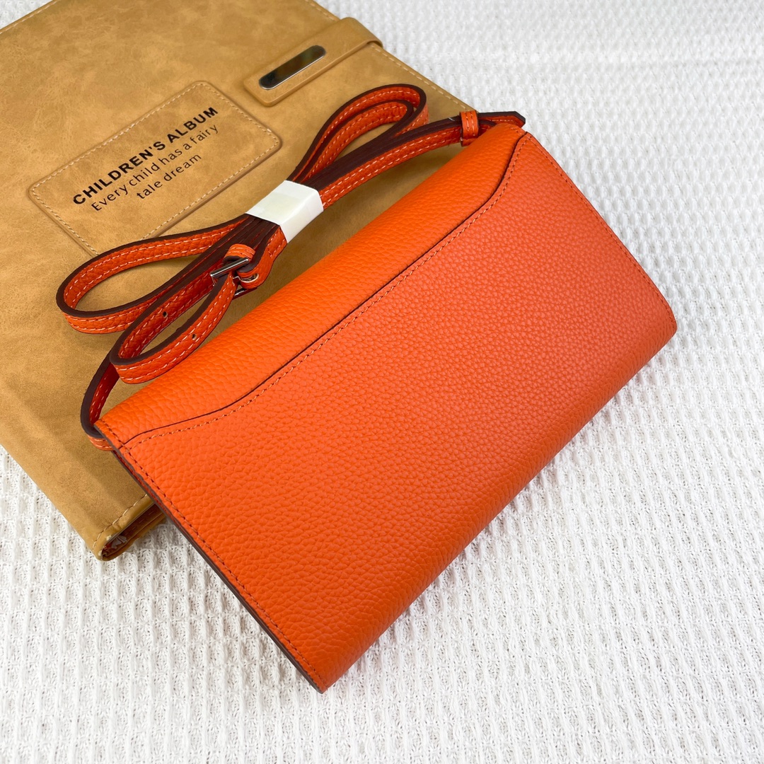 H Constance togo leather bag size:22*11cm