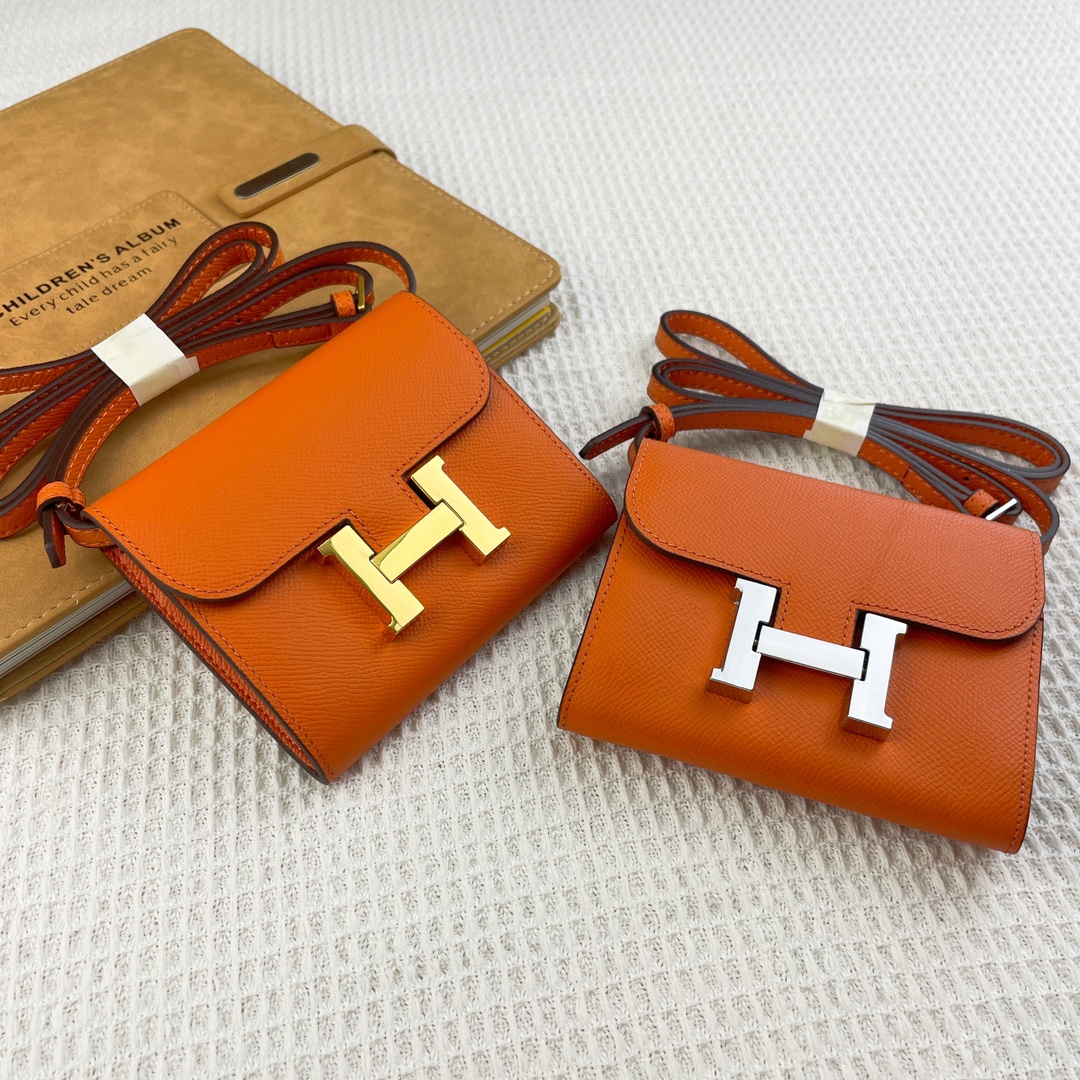 H Constance empson leather bag size:13*11.8cm