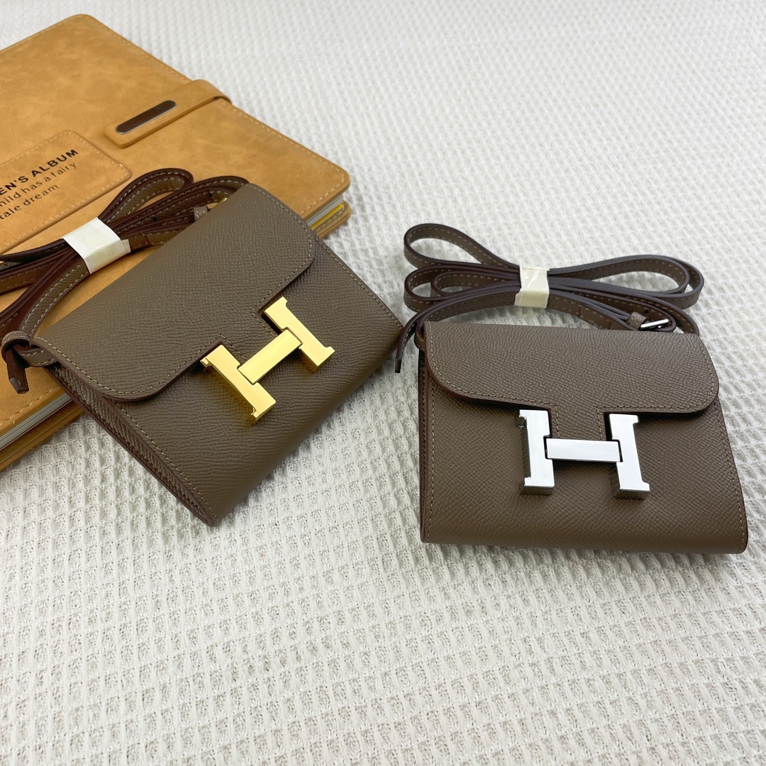 H Constance empson leather bag size:13*11.8cm