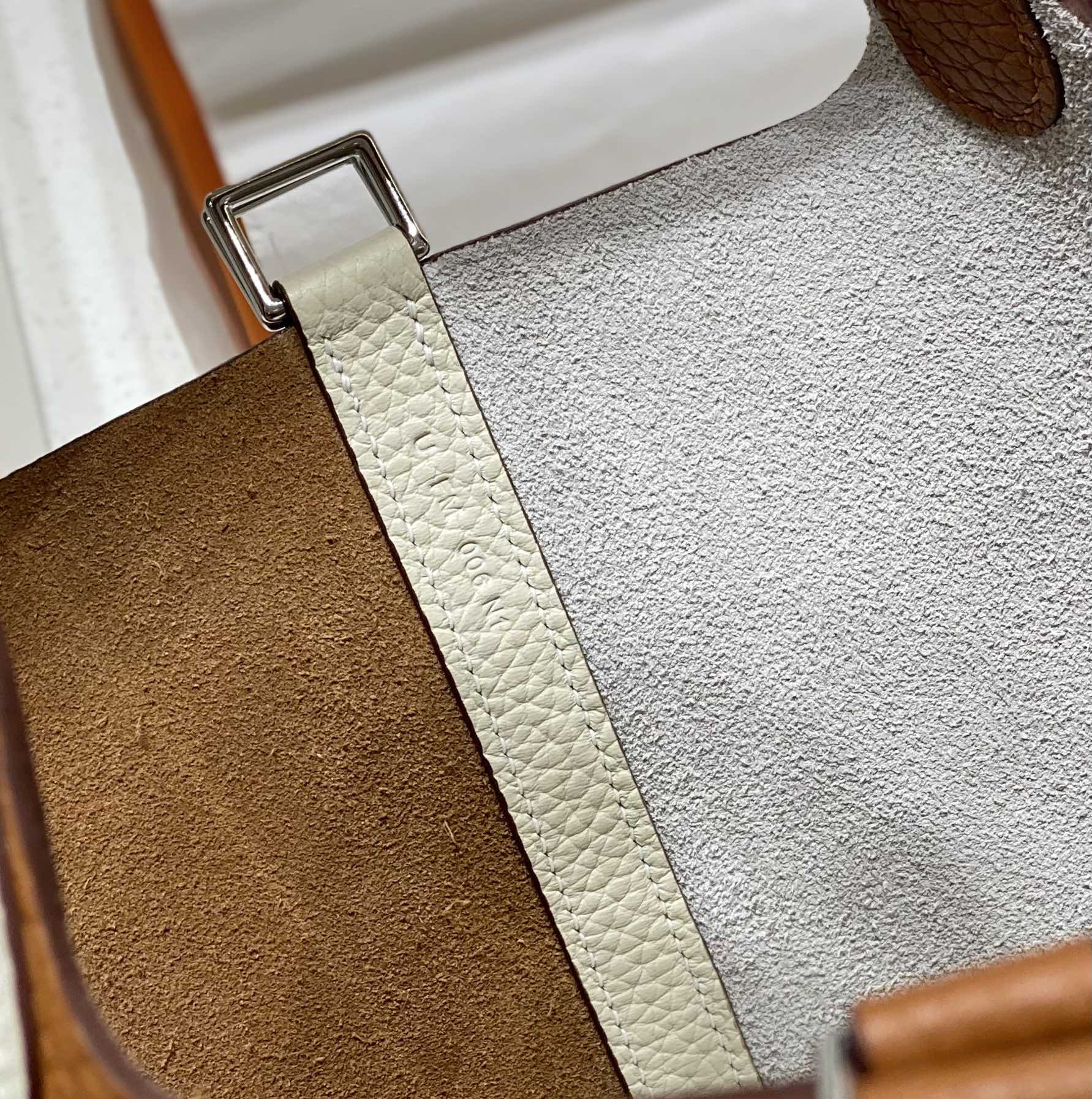 Her new arrival 𝗣𝗶𝗰𝗼𝘁𝗶𝗻 togo leather size: 18 cm