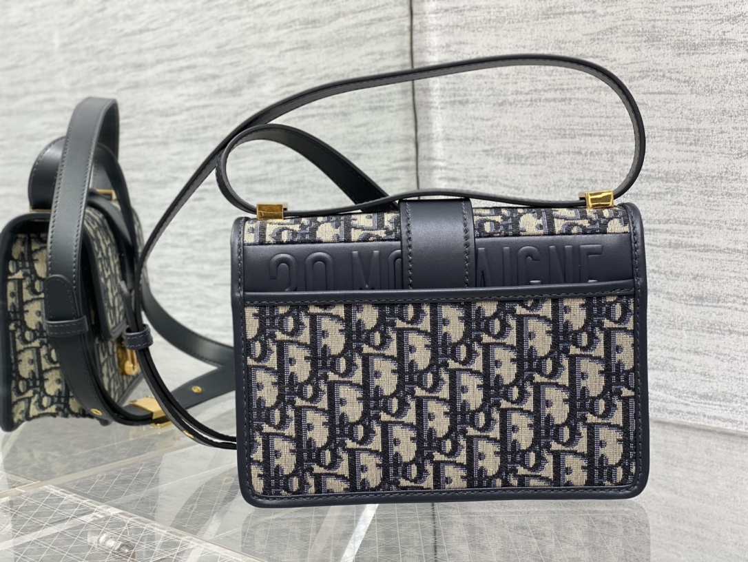 𝗗 𝗠𝗼𝗻𝘁𝗮𝗶𝗴𝗻𝗲 bag 01