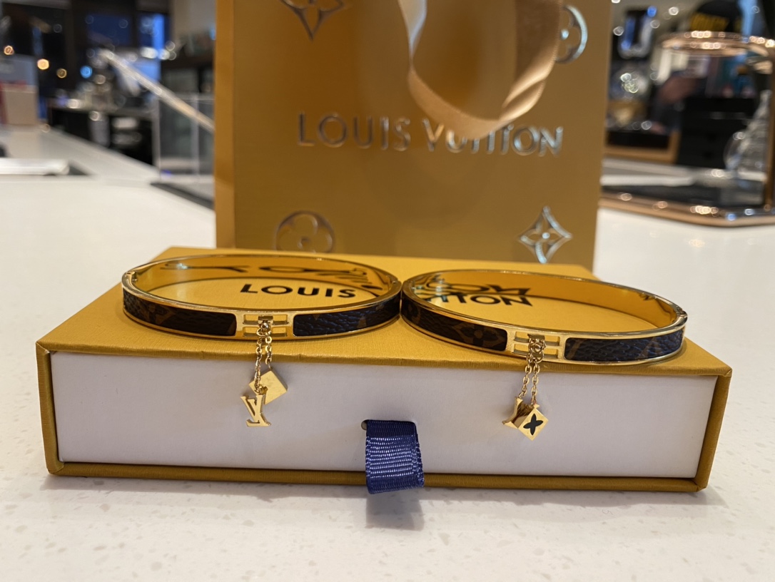 Lv New Arrival Bracelet 0011-22cm