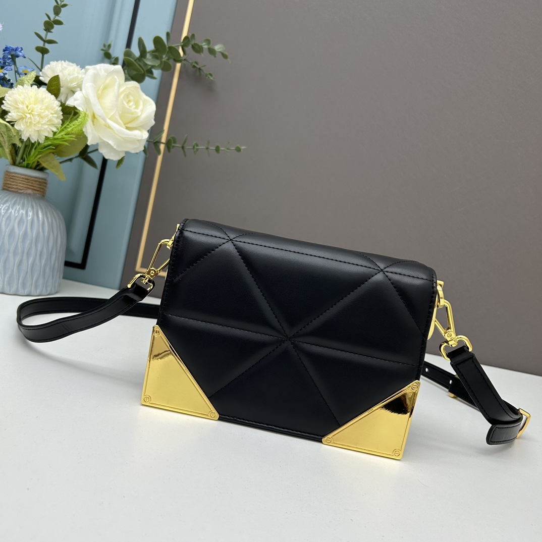Pra new arrival bag size : 20*14*8CM