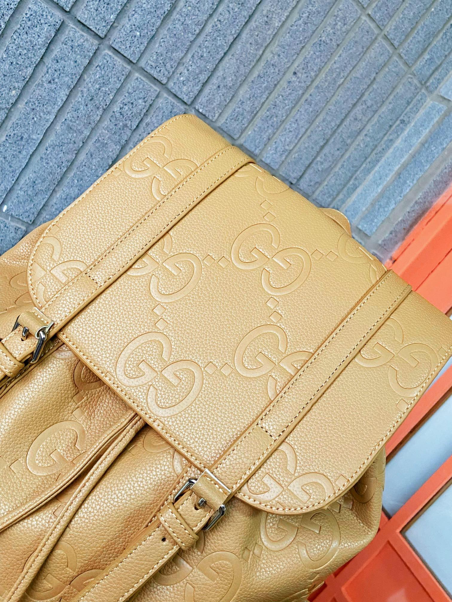 GG new arrival backpack bag size : 32 x 42 cm