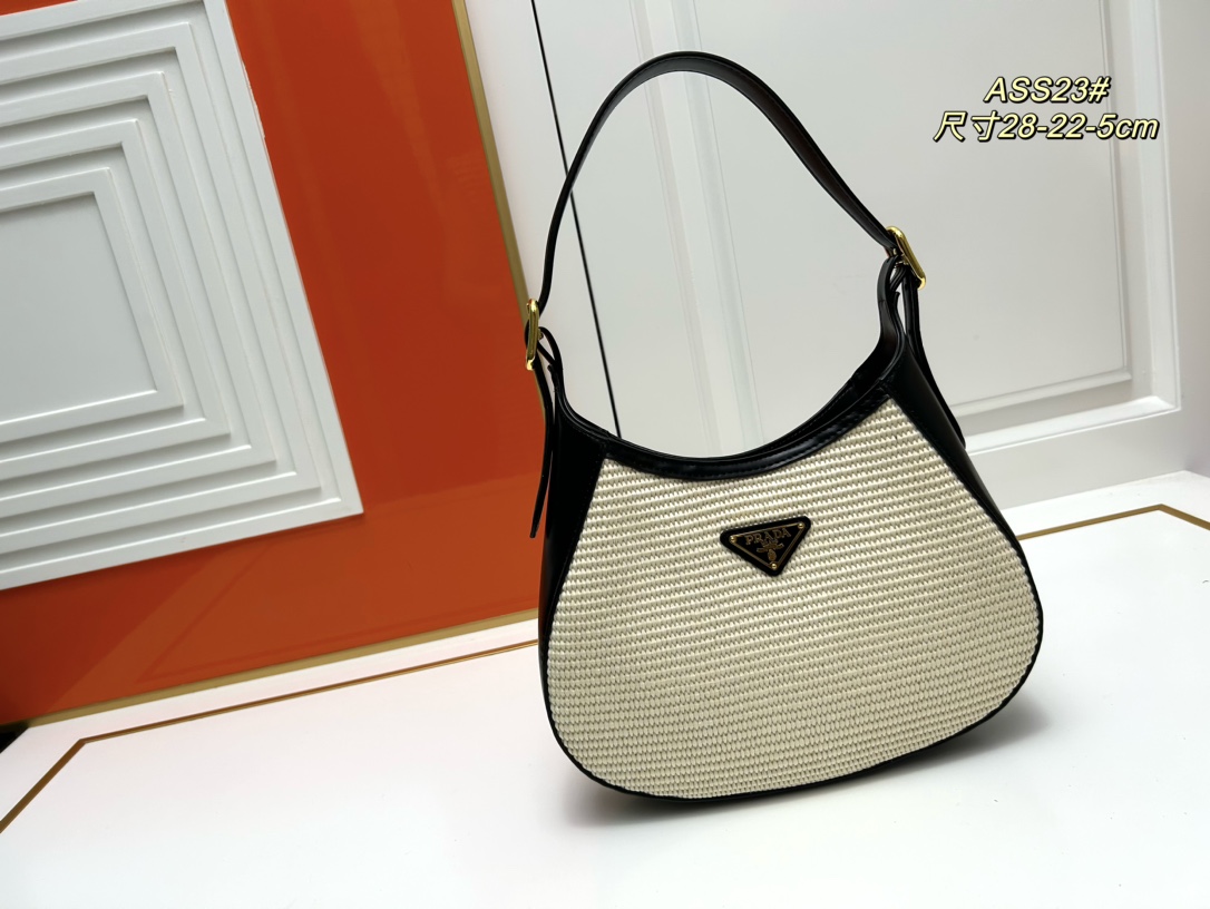 Pra new arrival women bag size : 28-22-5cm