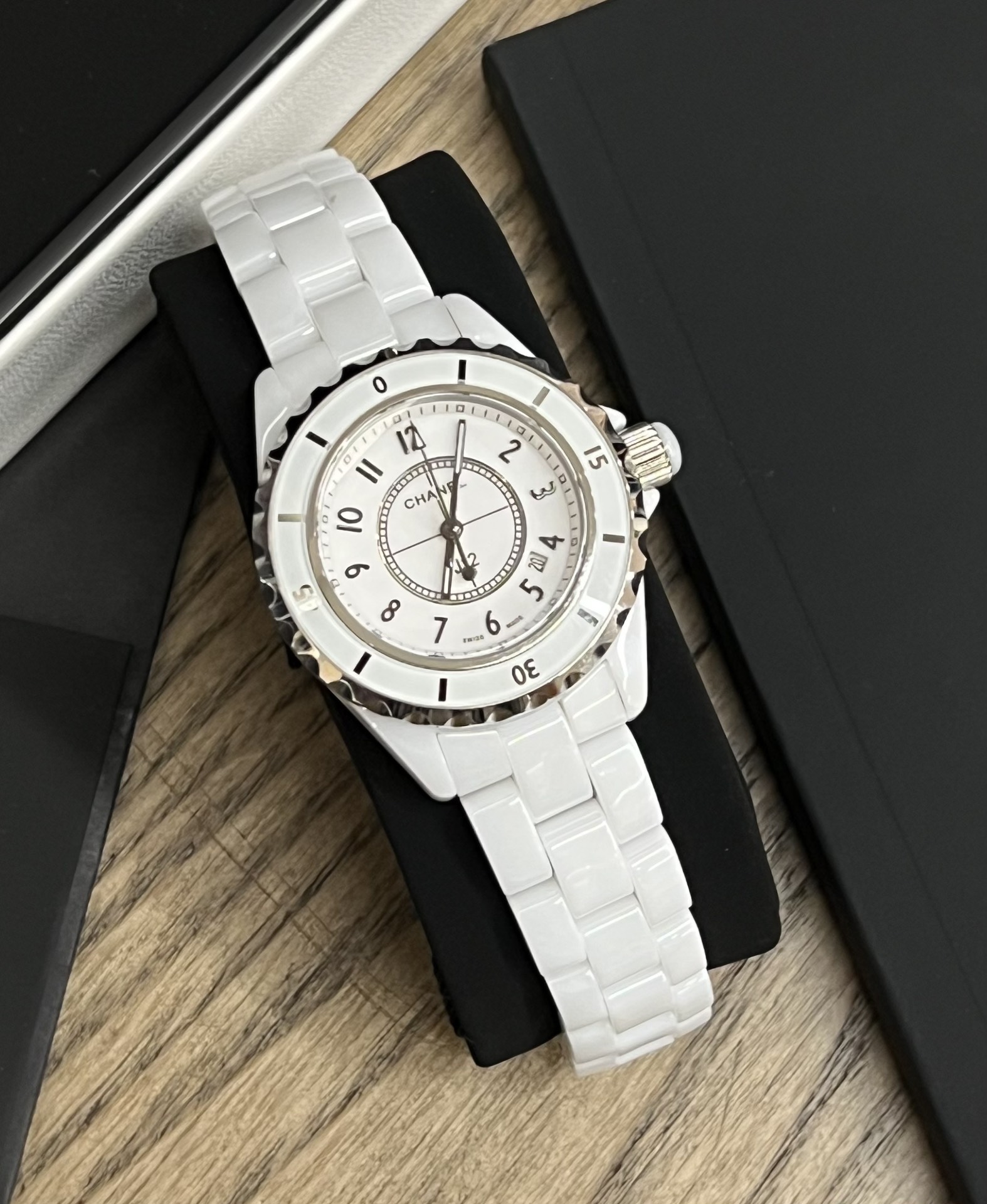 CC new arrival women watch 06