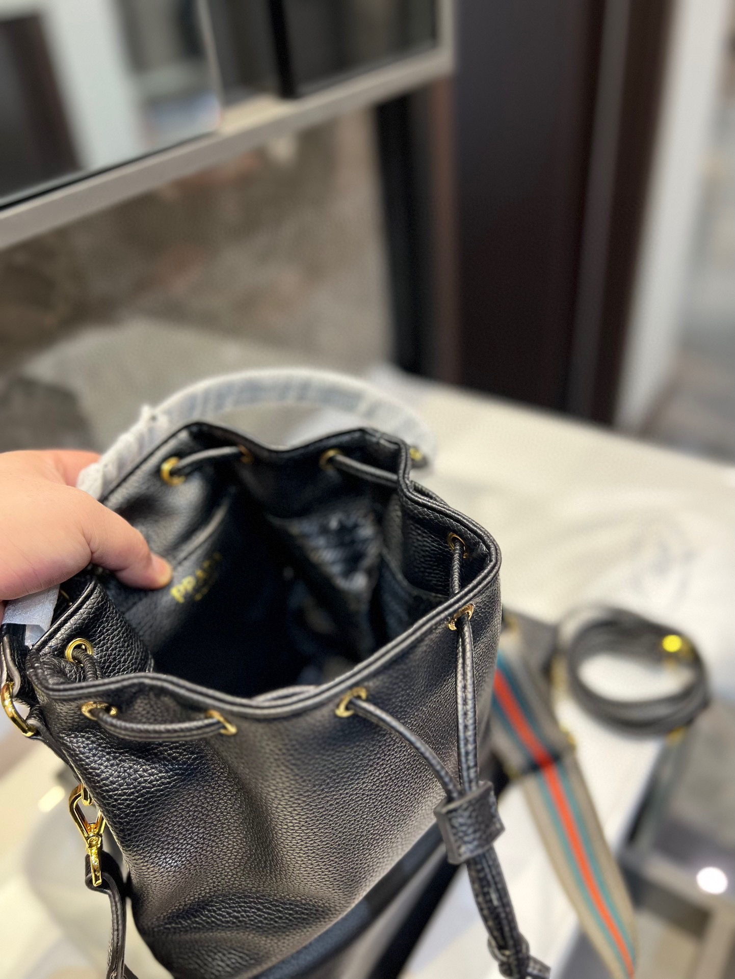 Pra new arrival bucket bag size : 25 * 21 cm