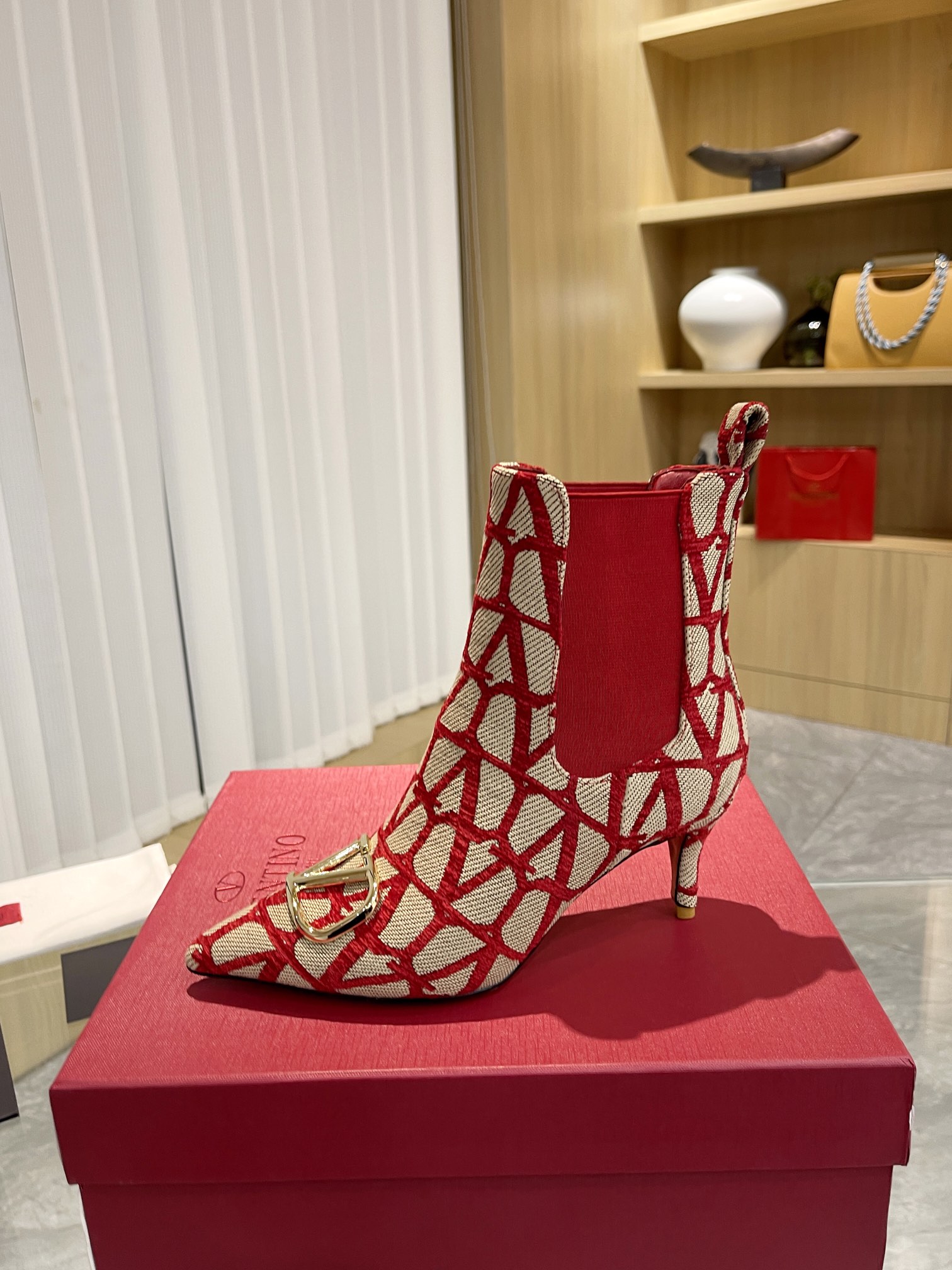 Val new arrival women shoes