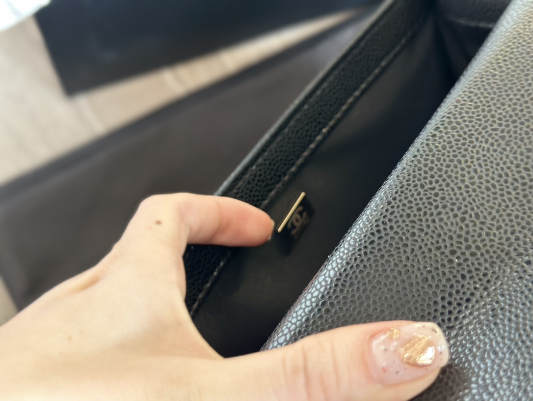 CC  leboy20ss 25*15cm Caviar leather