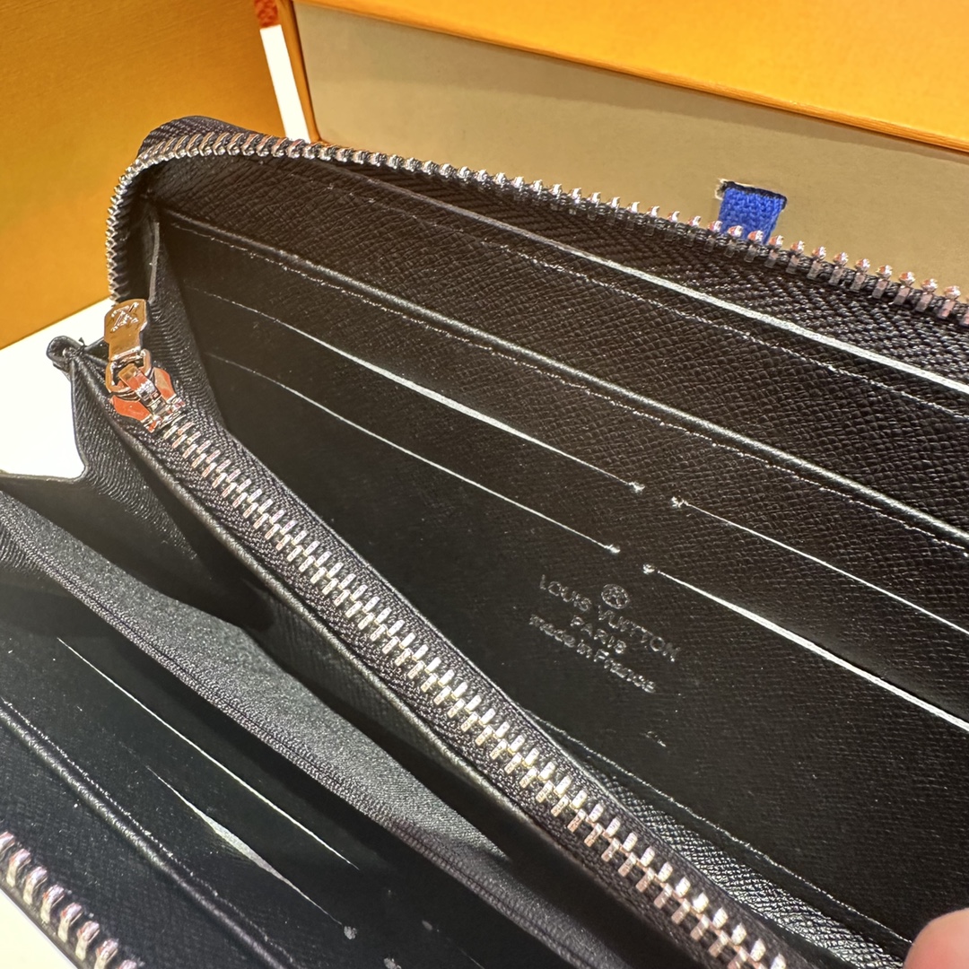 LOUIS ZIPPY man's wallet size : 19��10��1.5cm