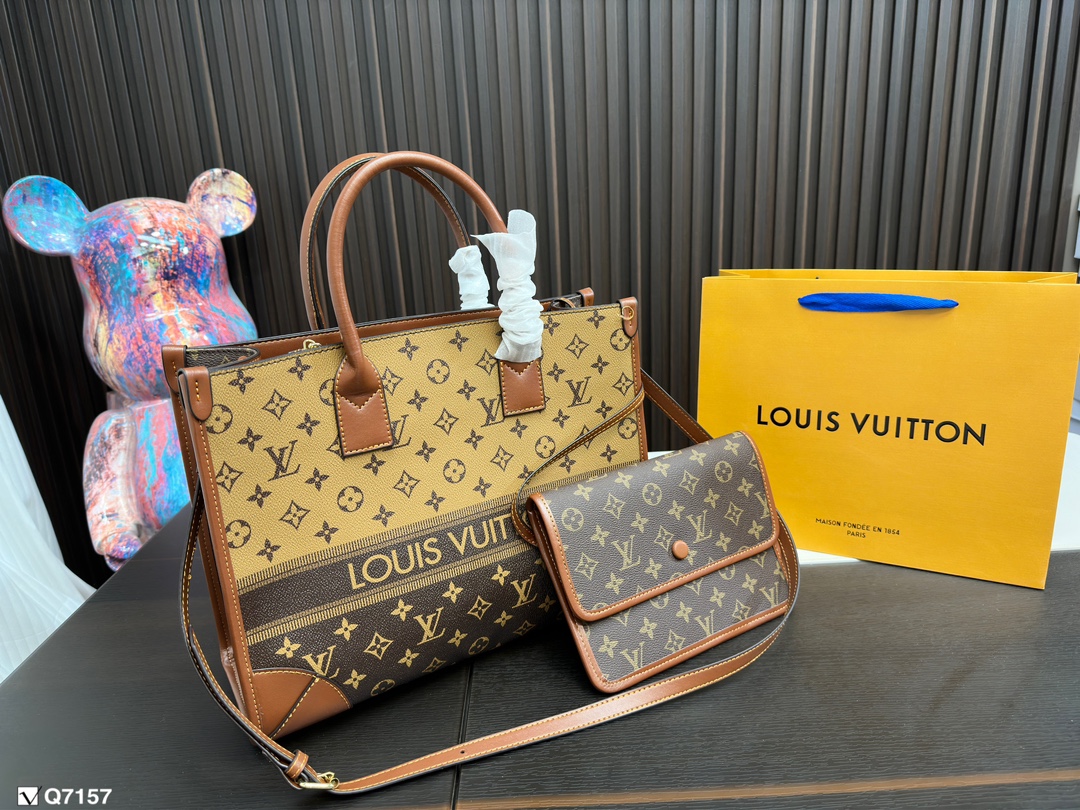 Louis new arrival tote bag size: 35* 27cm