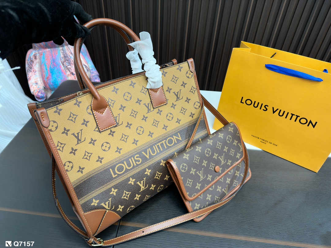 Louis new arrival tote bag size: 35* 27cm