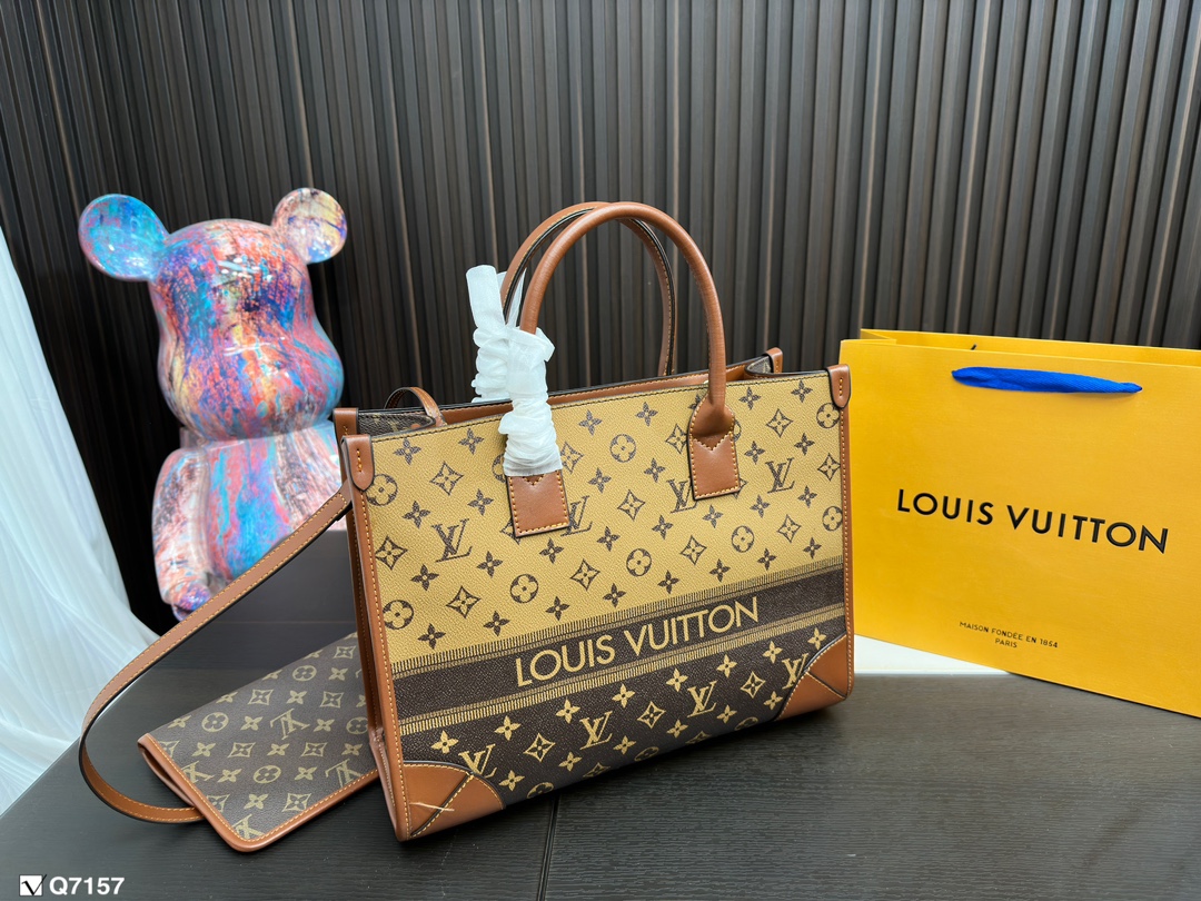 Louis new arrival tote bag size: 35* 27cm