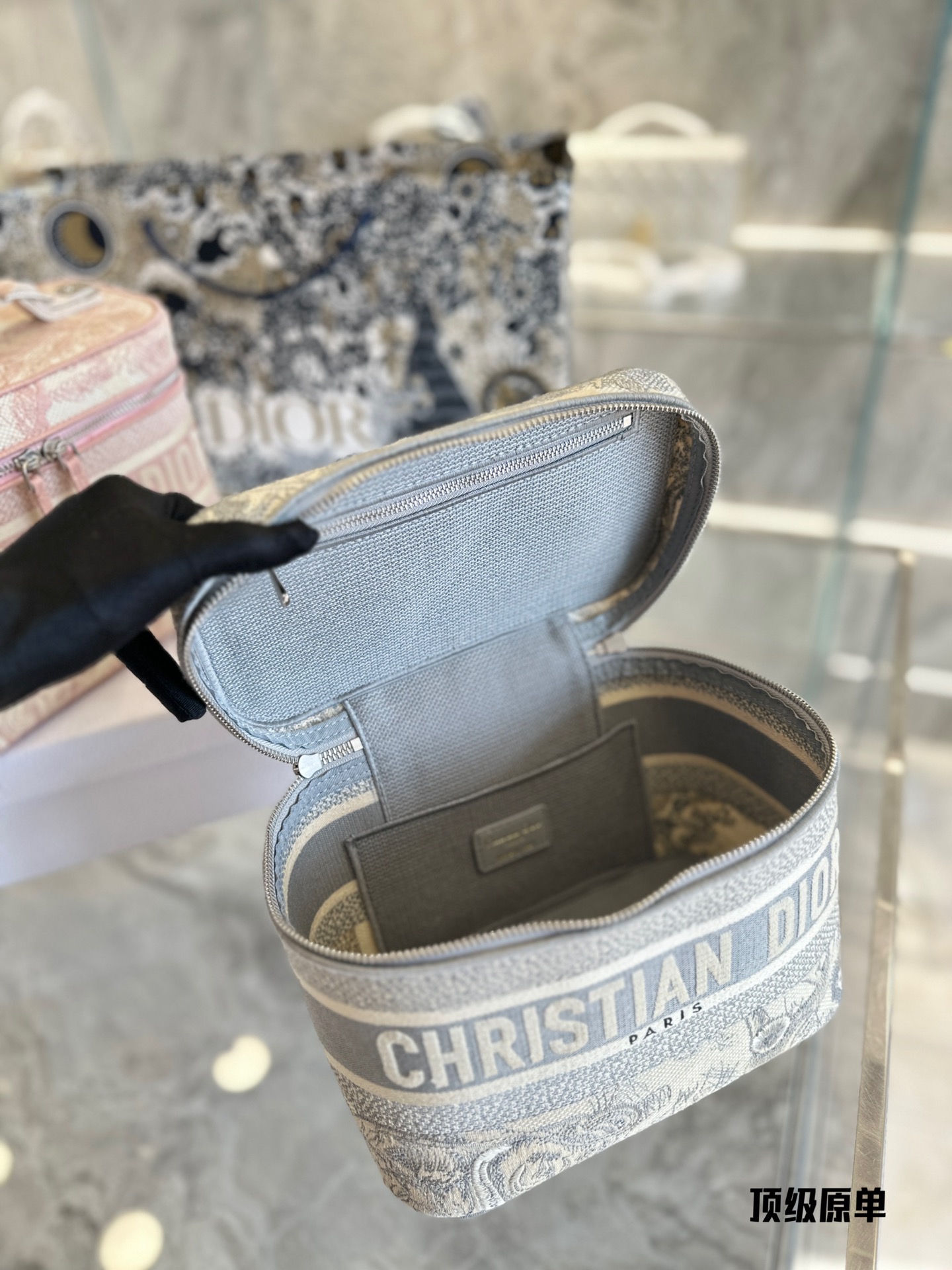 D new arrival bucket bag size;25*15*14cm