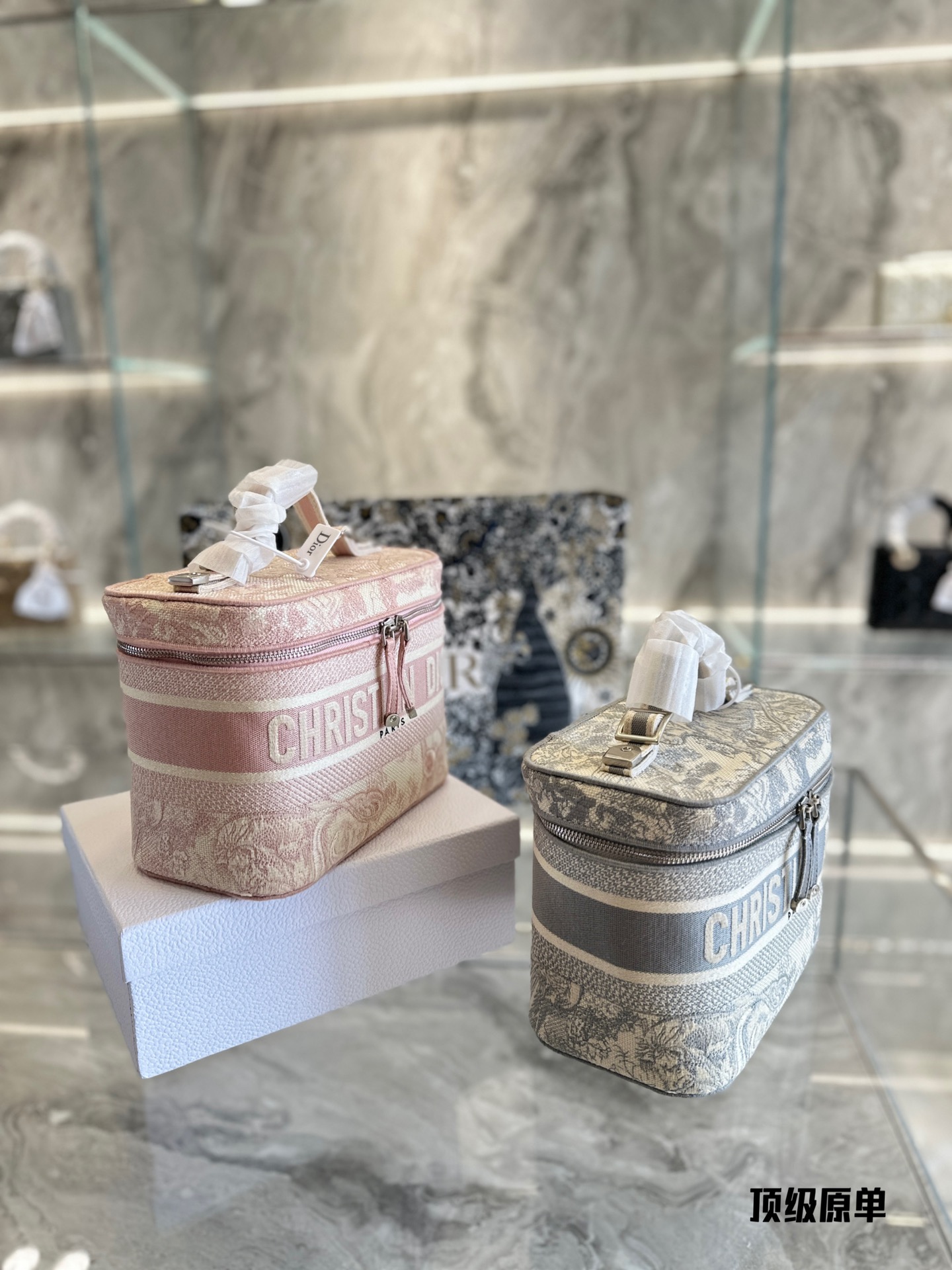 D new arrival bucket bag size;25*15*14cm