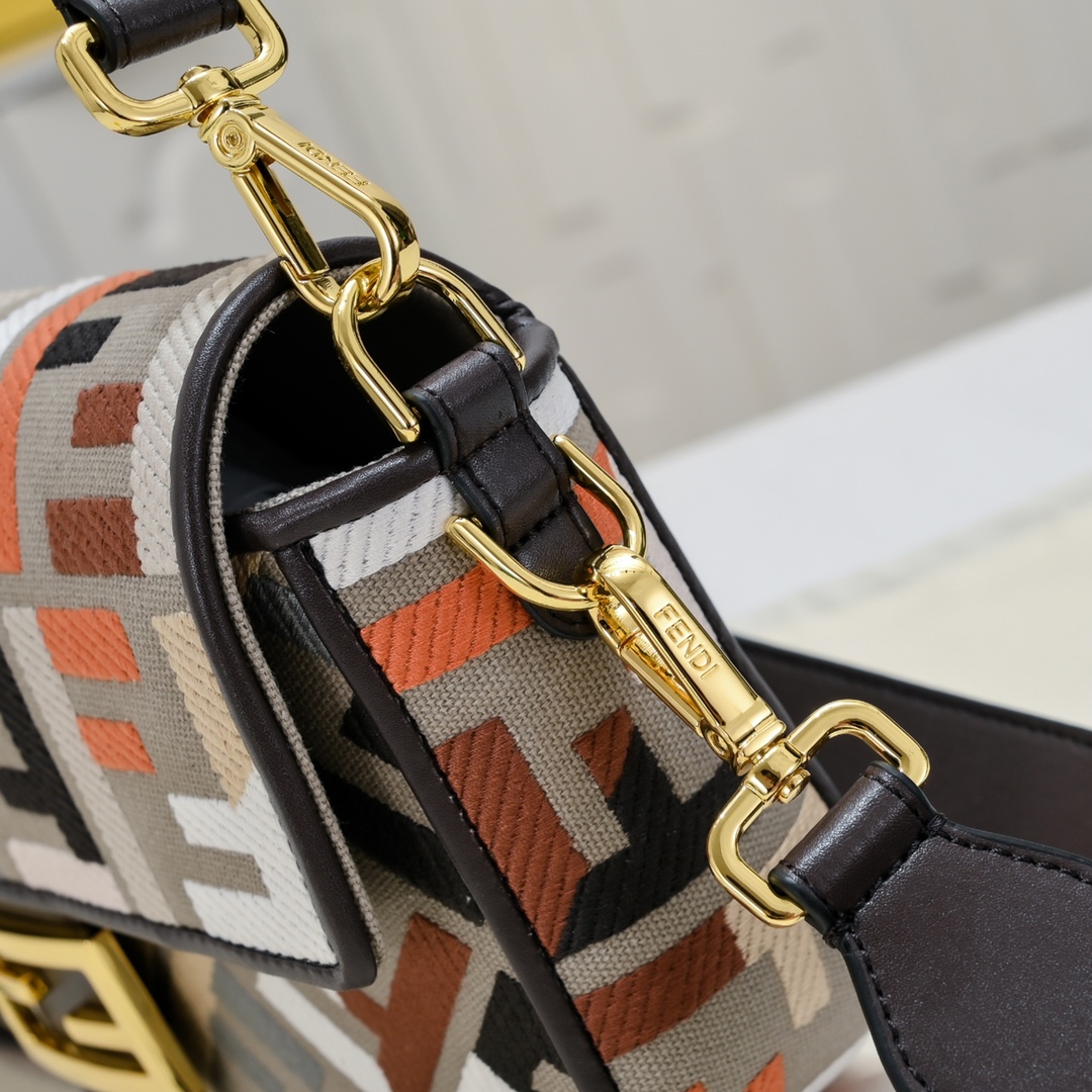 Fen 𝐁𝐚𝐠𝐮𝐞𝐭𝐭𝐞 new arrival bag size 27×6×14cm