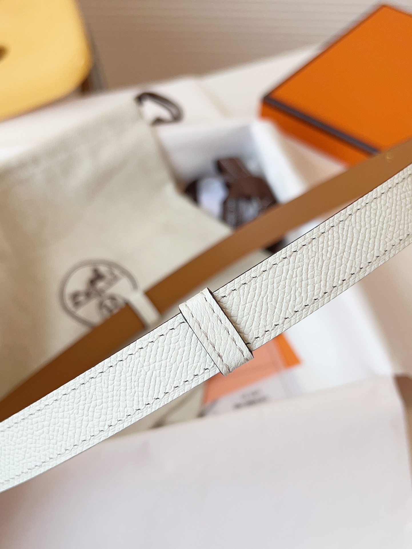 Adjustable size from 60 cm to 100 cm