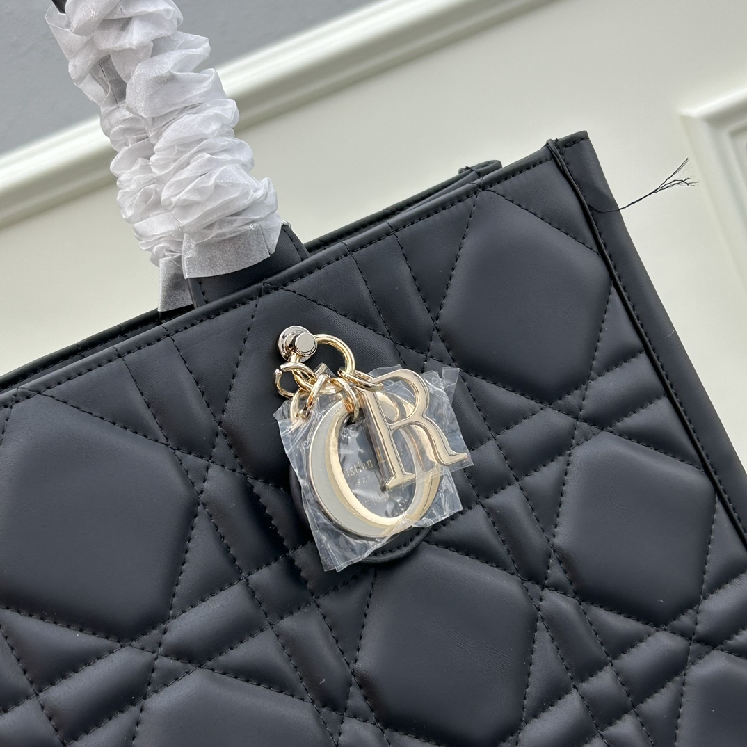 D new arrival tote bag size: 41x32x17