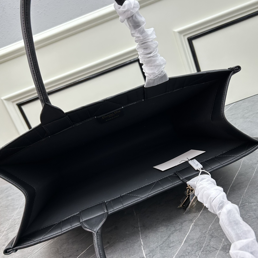 D new arrival tote bag size: 41x32x17