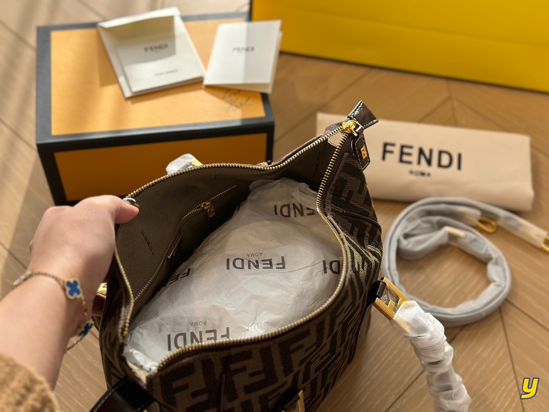 Fen Baguette new arrival bag size ; 27* 16 cm