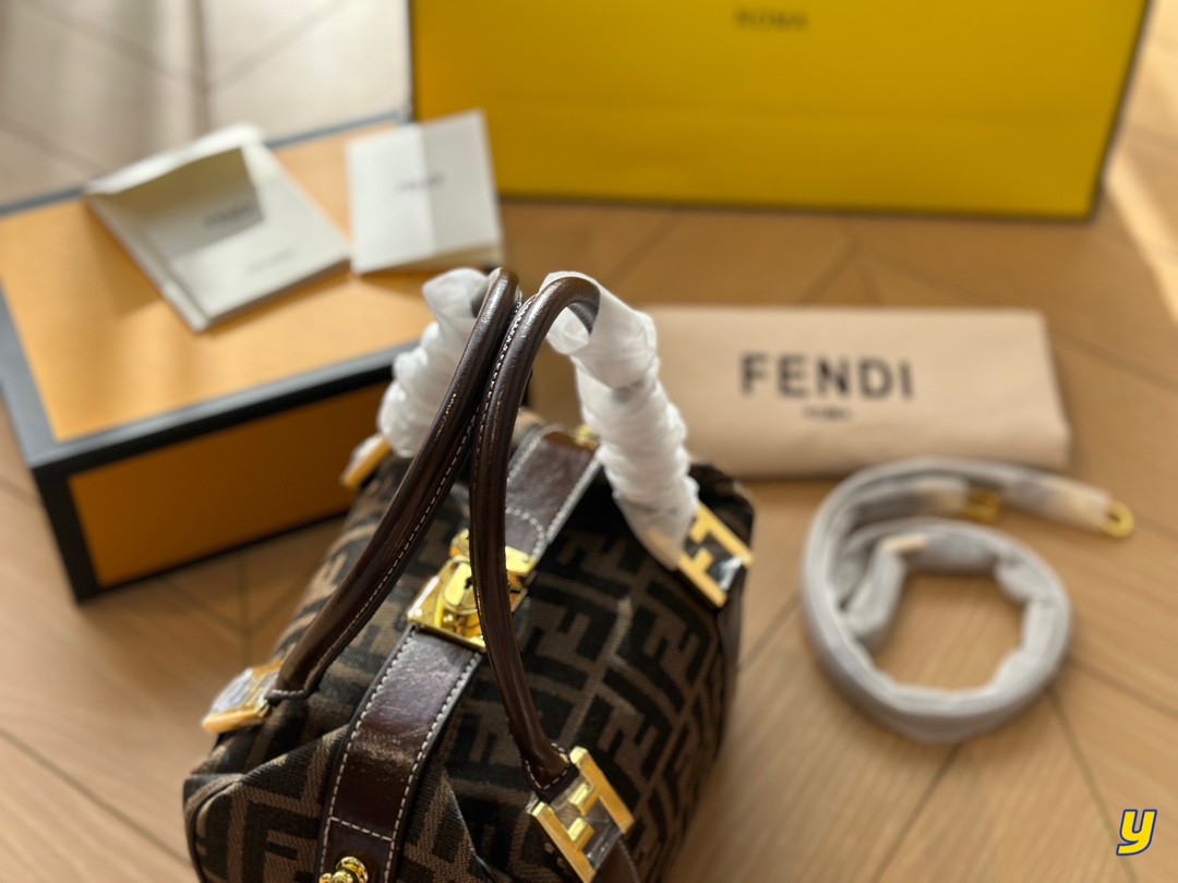 Fen Baguette new arrival bag size ; 27* 16 cm