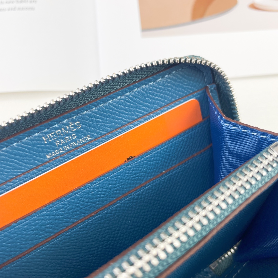 H Silk’in Empson-Barenia leather wallets size : 9.5 x 11.5 cm