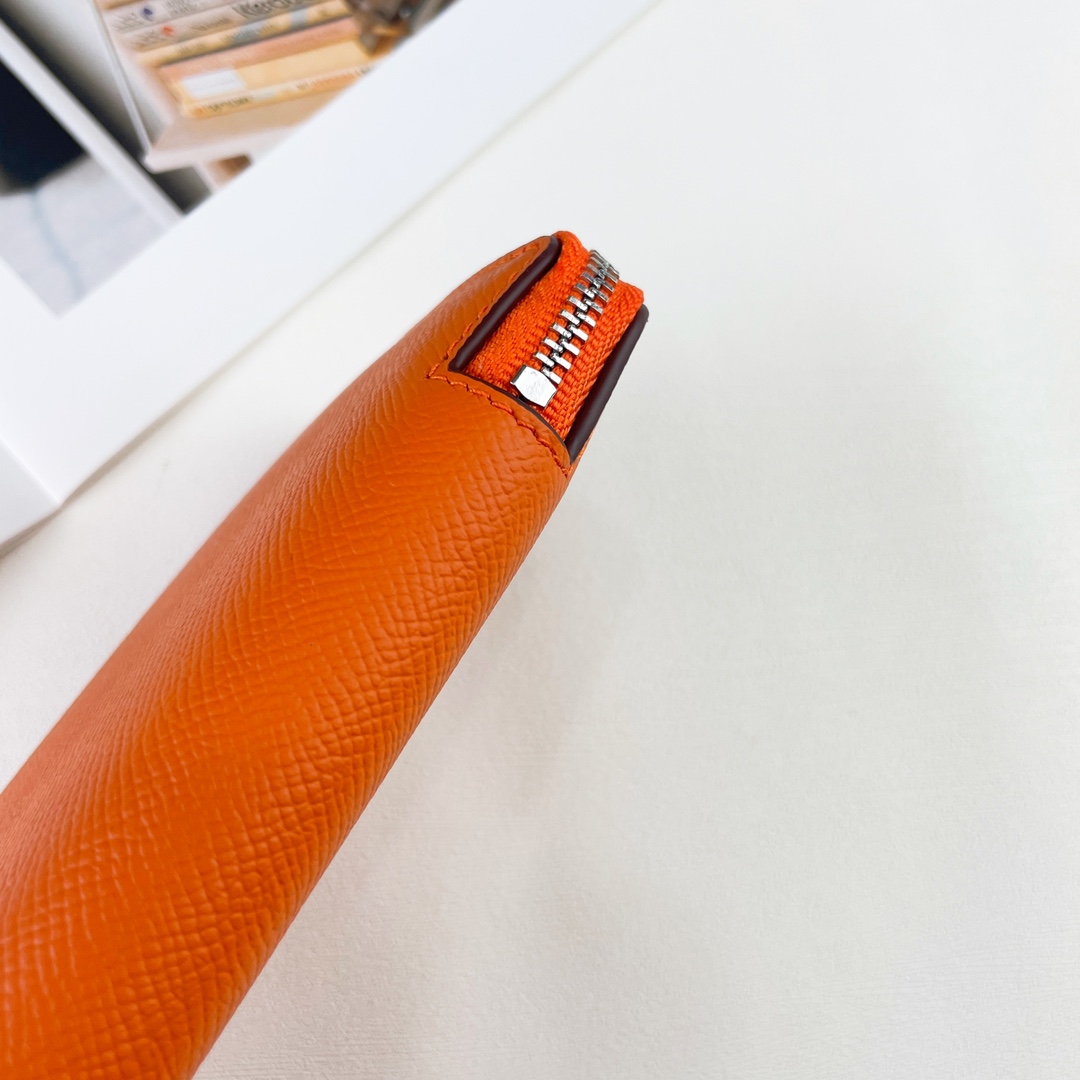 H Silk’in Empson-Barenia leather wallets size : 20x11.5x1.5cm