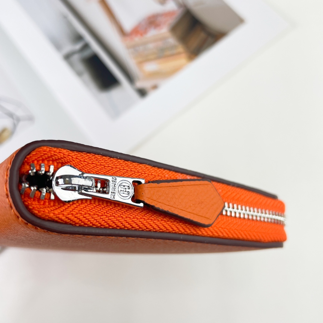 H Silk’in Empson-Barenia leather wallets size : 20x11.5x1.5cm