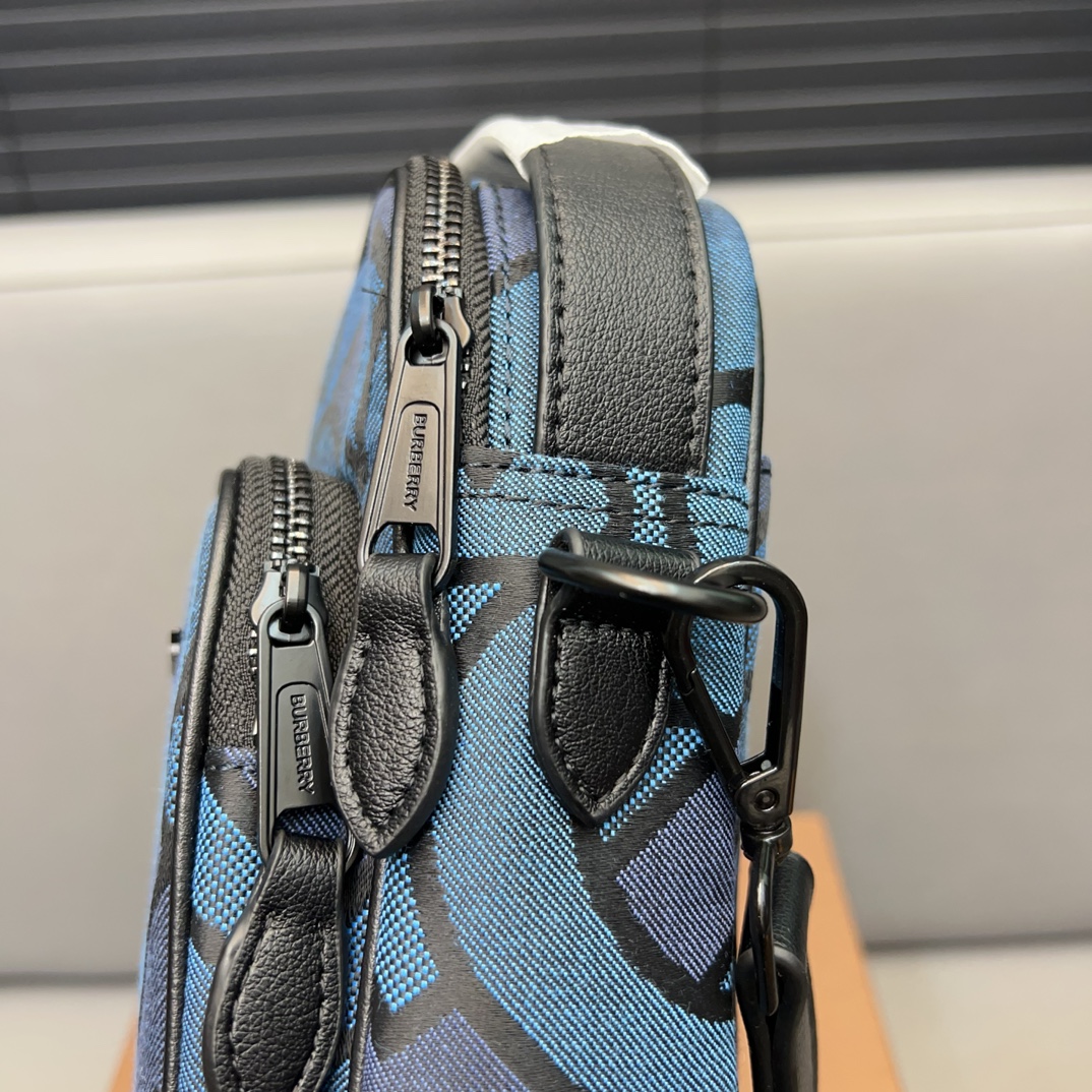 Bur new arrival camera bag size : 19 x 15 cm