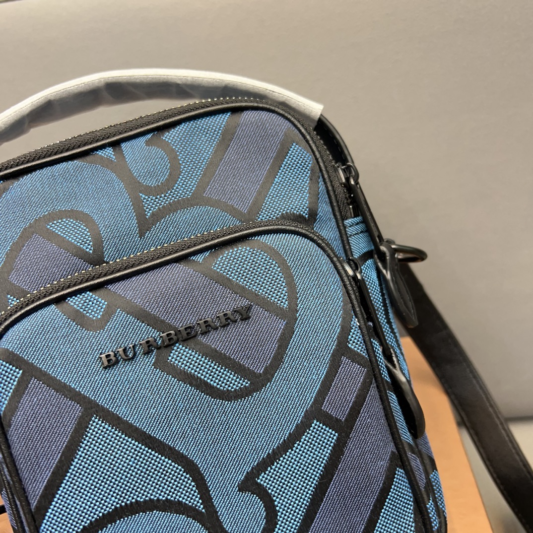 Bur new arrival camera bag size : 19 x 15 cm