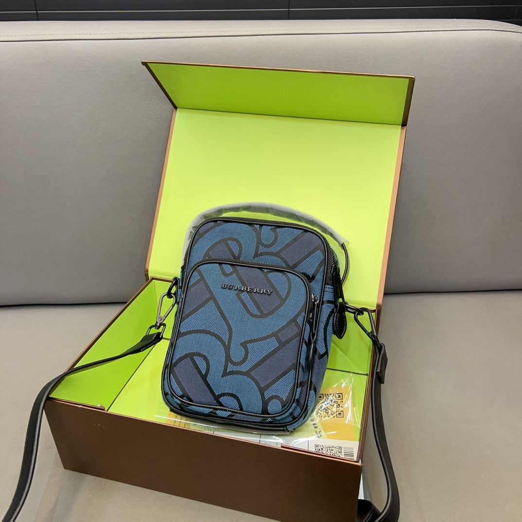 Bur new arrival camera bag size : 19 x 15 cm