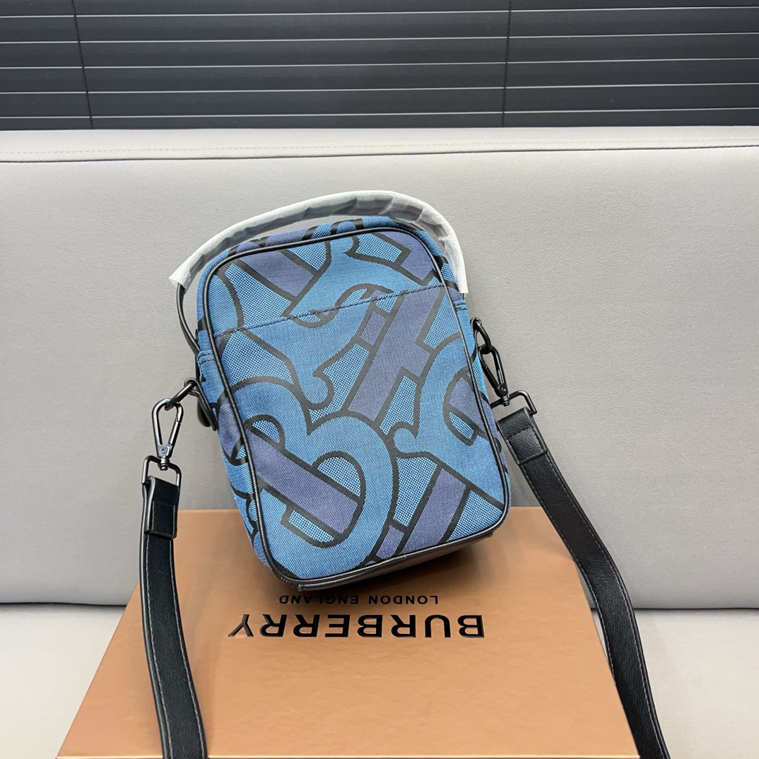 Bur new arrival camera bag size : 19 x 15 cm