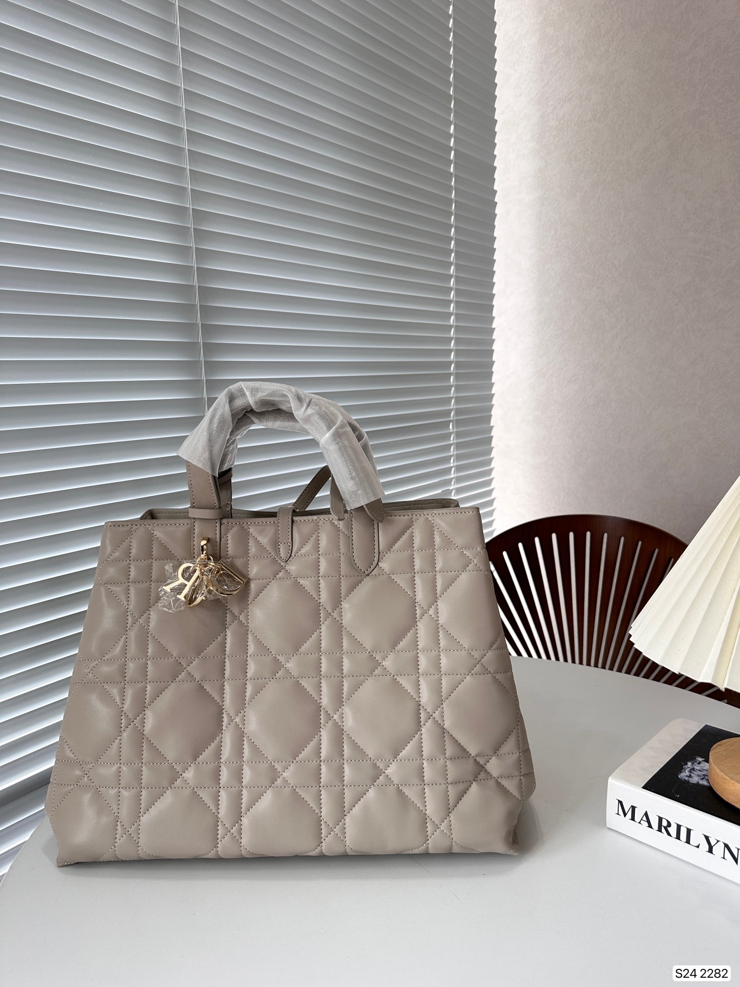 D DIOR TOUJOURS new arrival tote bag size: 34 * 27 cm