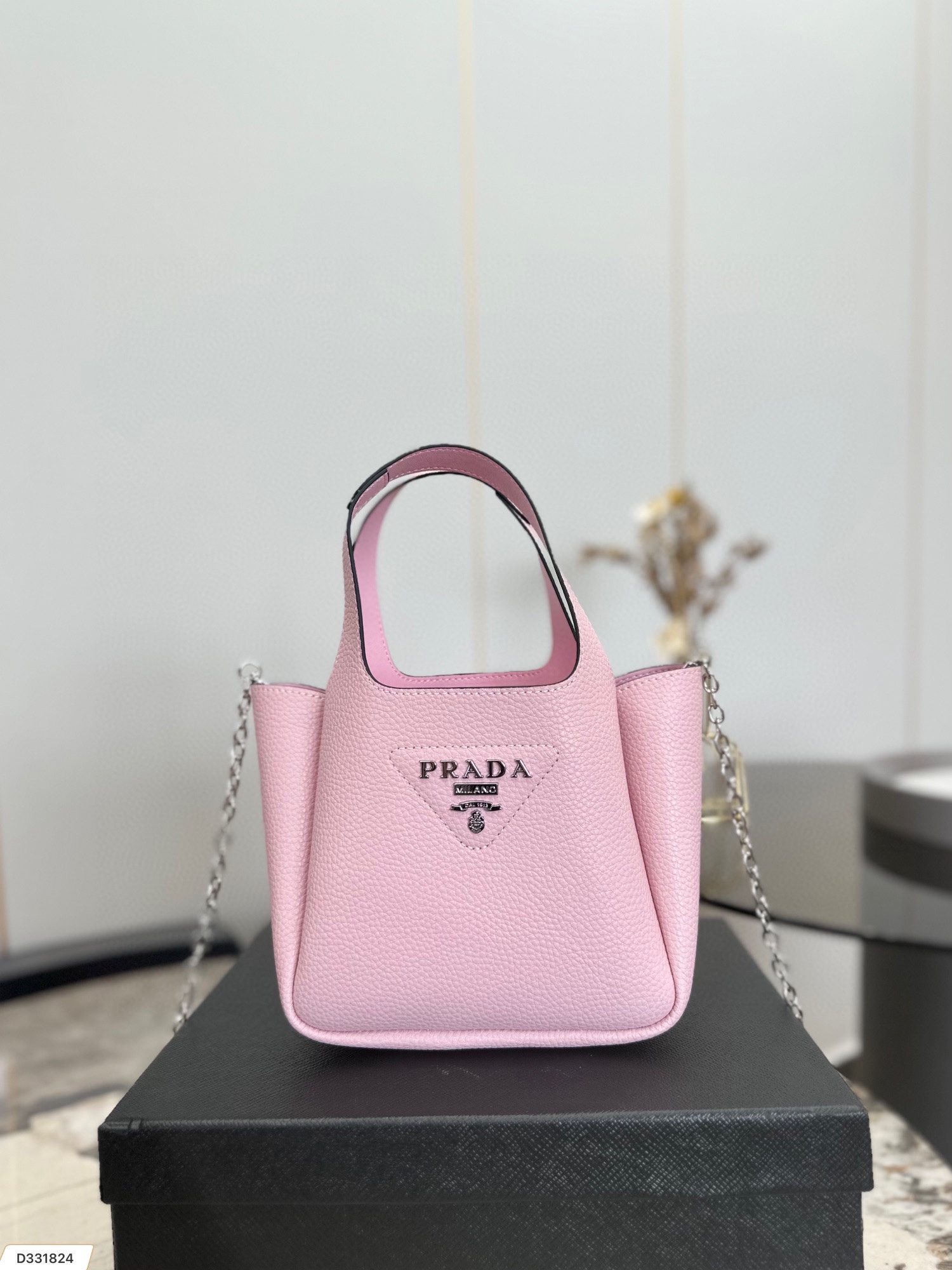 Pra new arrival tote bag size : 20.5 * 16 cm