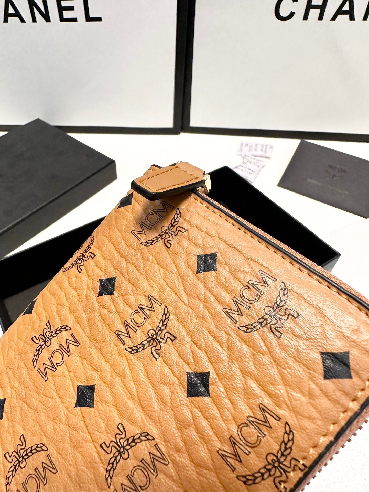 Mc new arrival long wallets size : 19x10cm