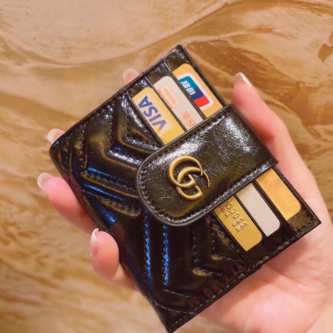 gg new arrival wallets size : 10x9 cm