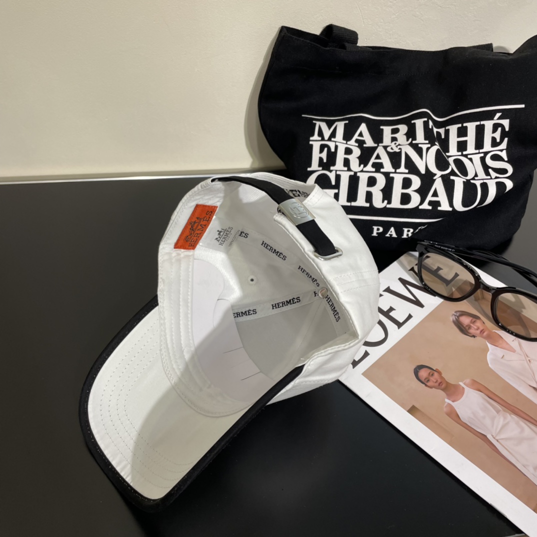 Her New Arrival Hat 0002