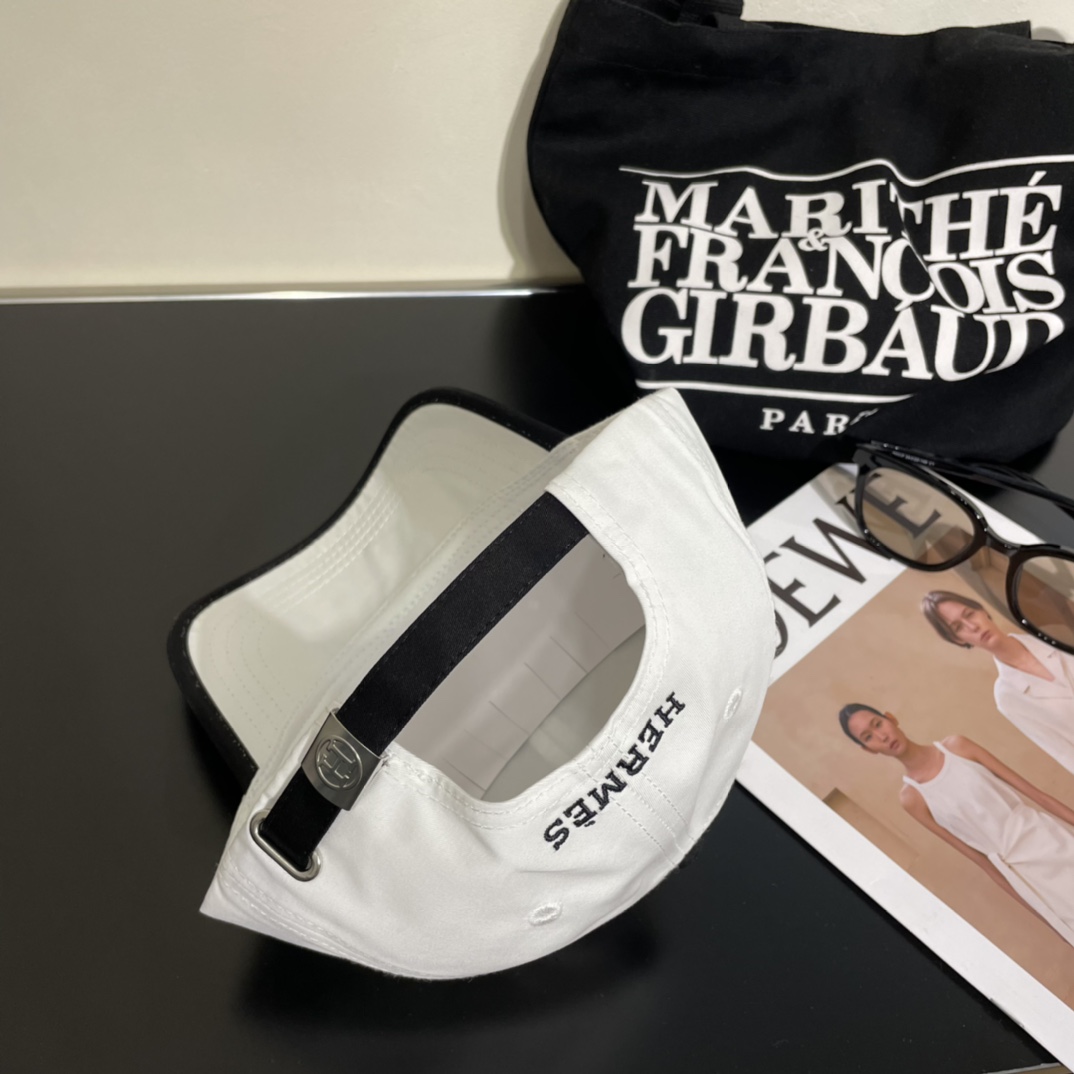 Her New Arrival Hat 0002