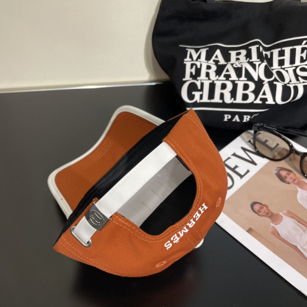 Her New Arrival Hat 0002