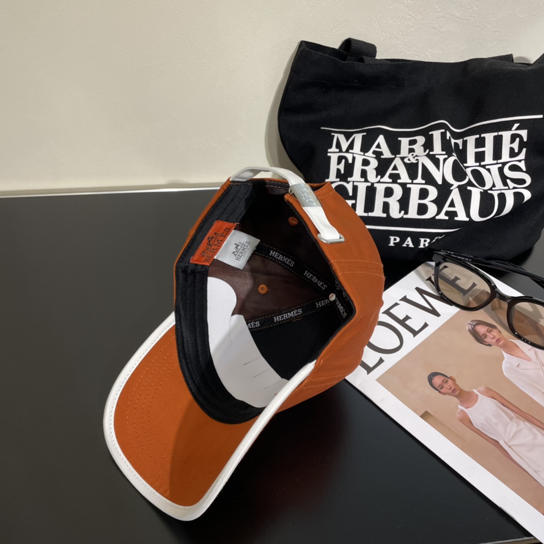 Her New Arrival Hat 0002